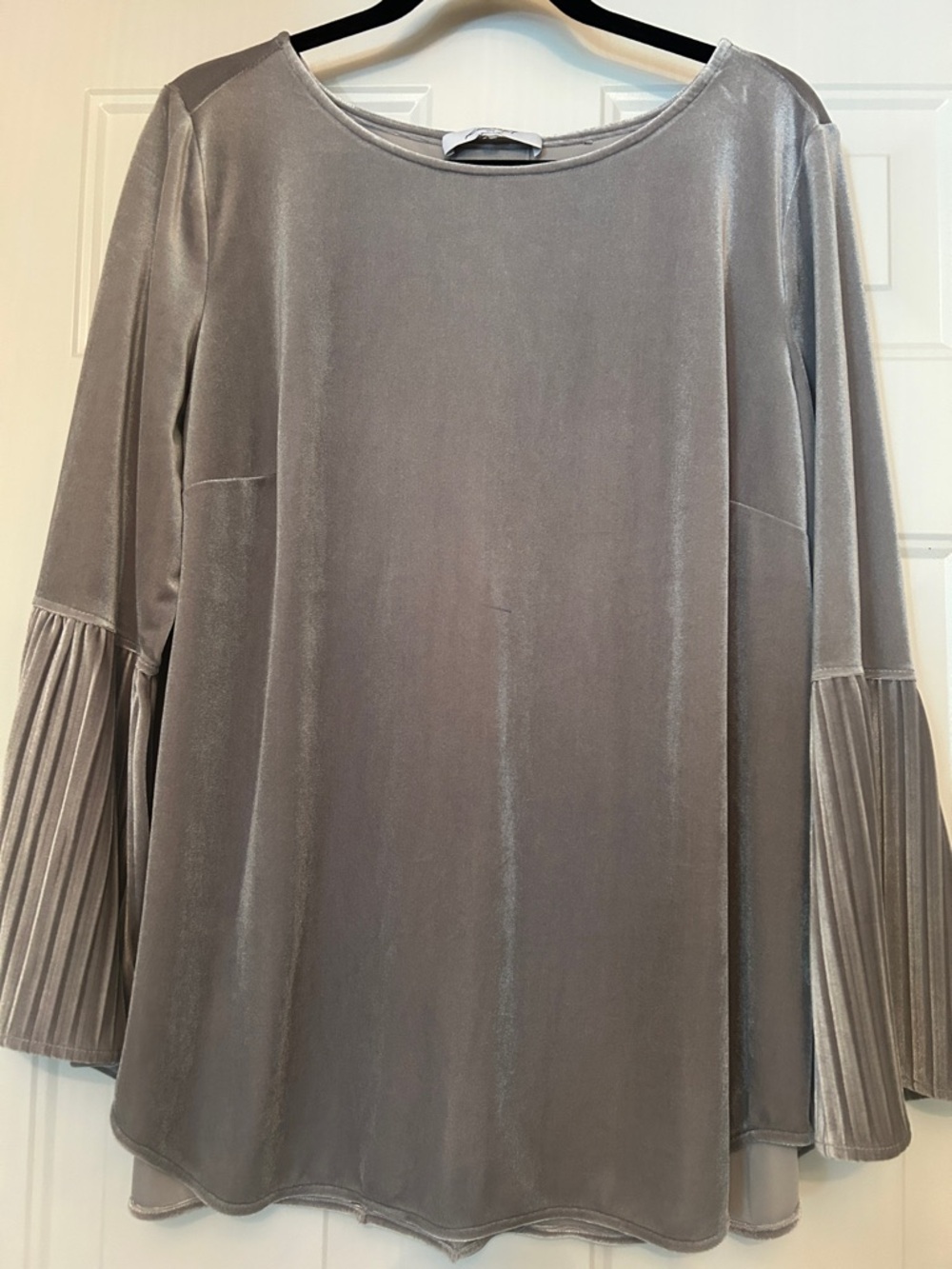 Foxcroft Velvet Bell Sleeve Top 1X Silver Pleated Sleeve Formal Holiday Winter